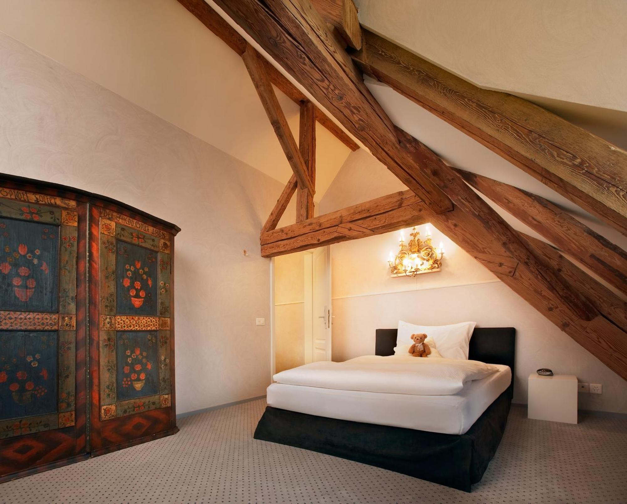 Romantik Hotel De L'Ours Sugiez Exteriér fotografie