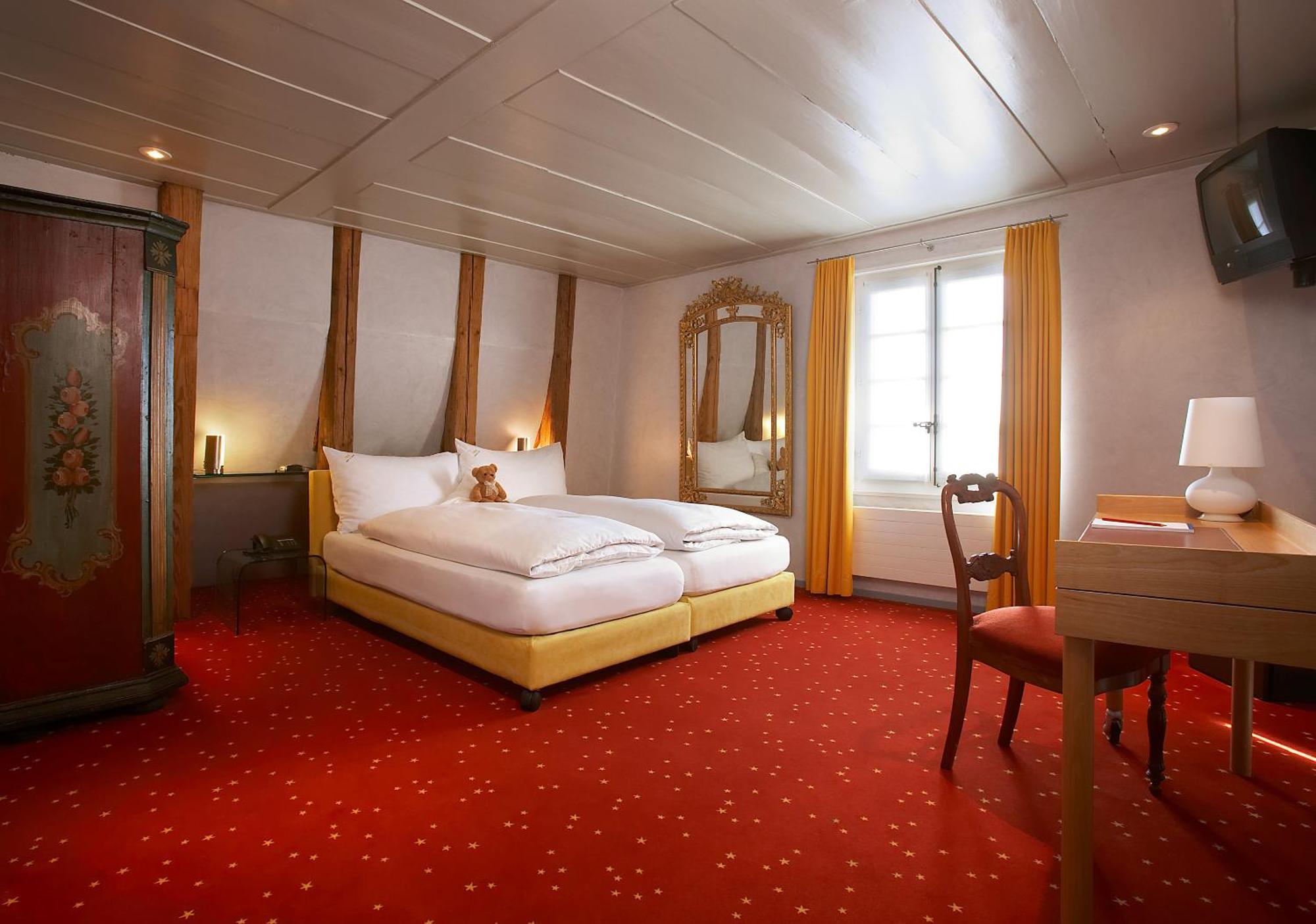 Romantik Hotel De L'Ours Sugiez Exteriér fotografie